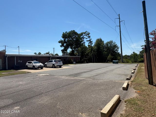 4296 5th Avenue, Marianna, FL 32446