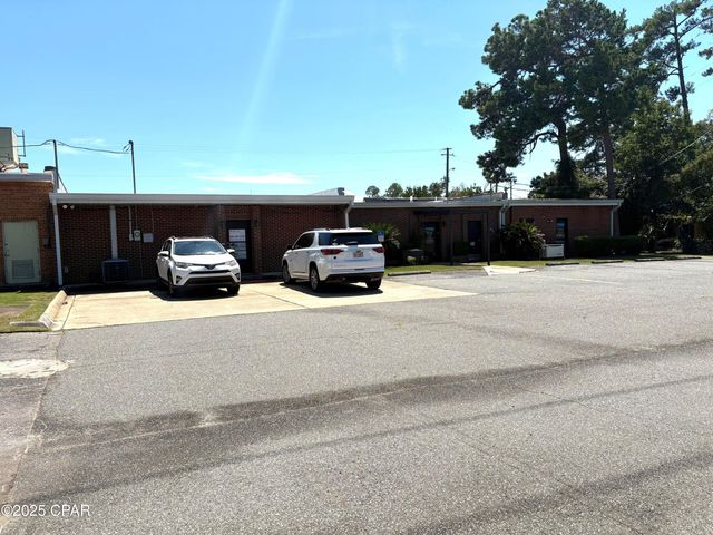 4296 5th Avenue, Marianna, FL 32446