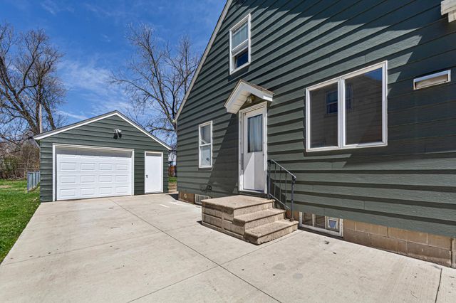 708 13th Avenue SW, Austin, MN 55912
