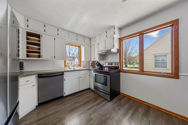 708 13th Avenue SW, Austin, MN 55912
