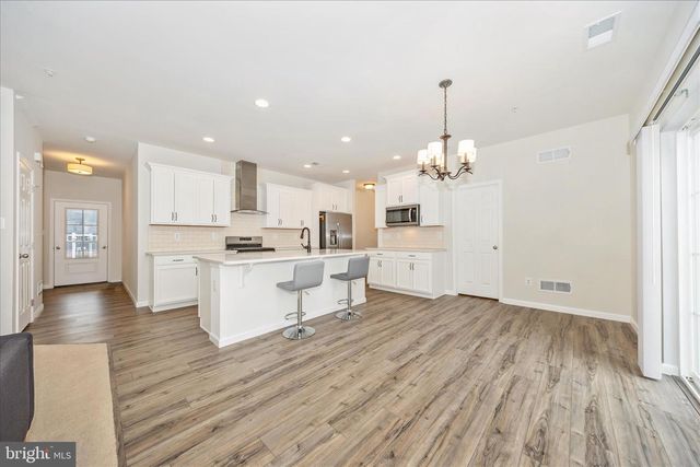 2805 HILLFIELD DR, Frederick, MD 21702