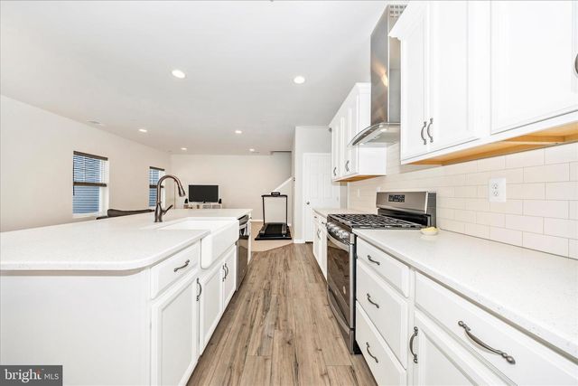 2805 HILLFIELD DR, Frederick, MD 21702