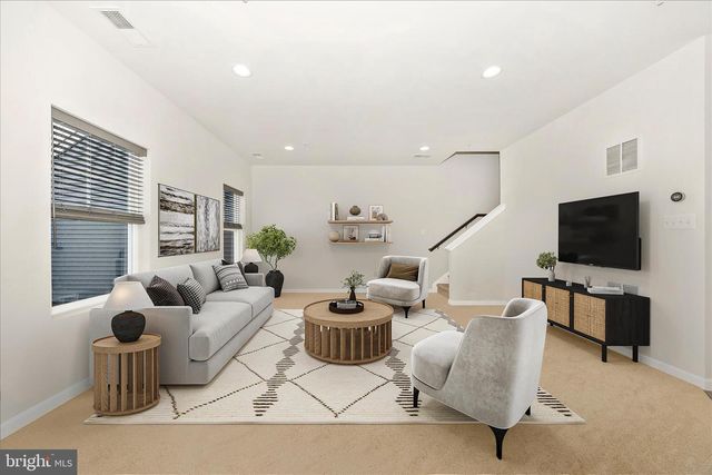 2805 HILLFIELD DR, Frederick, MD 21702