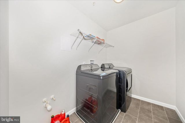 2805 HILLFIELD DR, Frederick, MD 21702