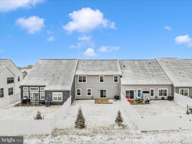 2805 HILLFIELD DR, Frederick, MD 21702