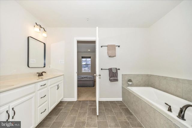 2805 HILLFIELD DR, Frederick, MD 21702