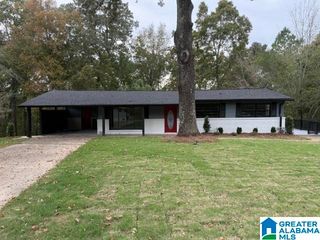 215 5TH AVENUE NW, Graysville, AL 35073