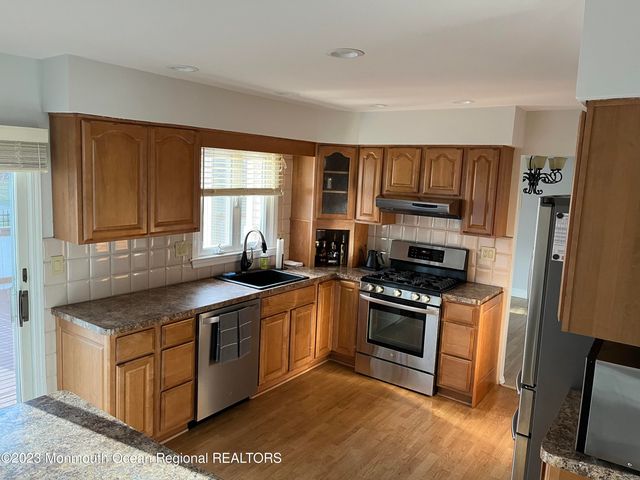 128 Whalepond Road, Oakhurst, NJ 07755