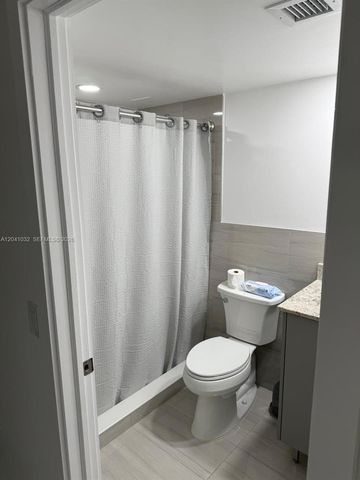 600 NW 32nd Place 303, Miami, FL 33125