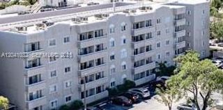 600 NW 32nd Place 303, Miami, FL 33125