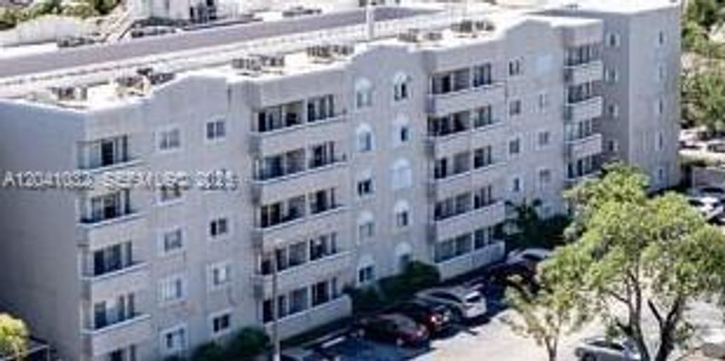 600 NW 32nd Place 303, Miami, FL 33125