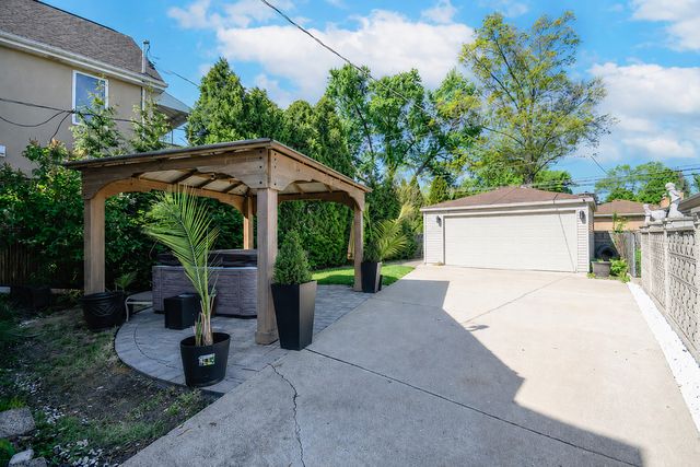 1508 Potter Road, Park Ridge, IL 60068