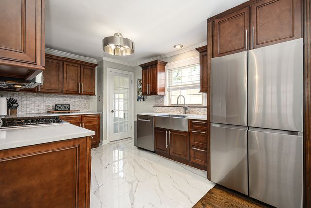 1508 Potter Road, Park Ridge, IL 60068