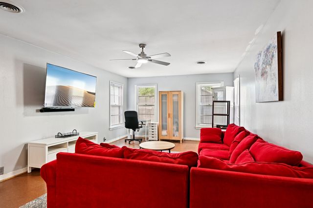 2716 Wayside Avenue, Fort Worth, TX 76110