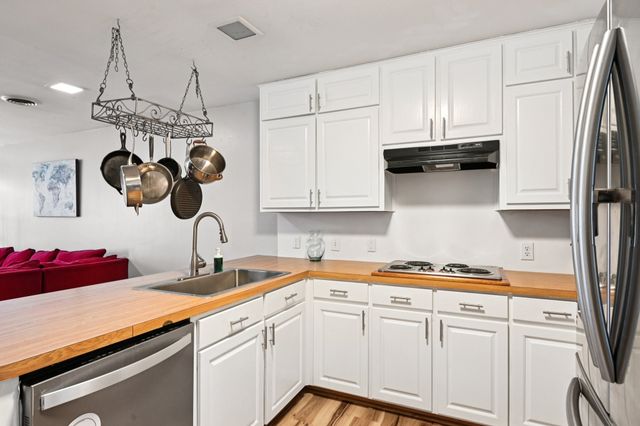 2716 Wayside Avenue, Fort Worth, TX 76110