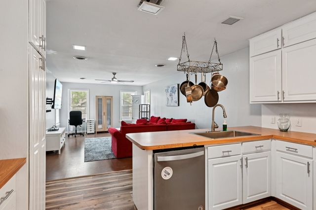 2716 Wayside Avenue, Fort Worth, TX 76110