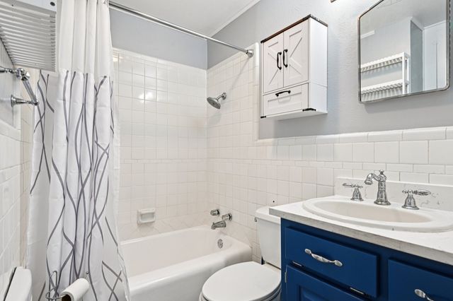 2716 Wayside Avenue, Fort Worth, TX 76110