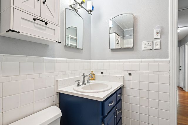 2716 Wayside Avenue, Fort Worth, TX 76110