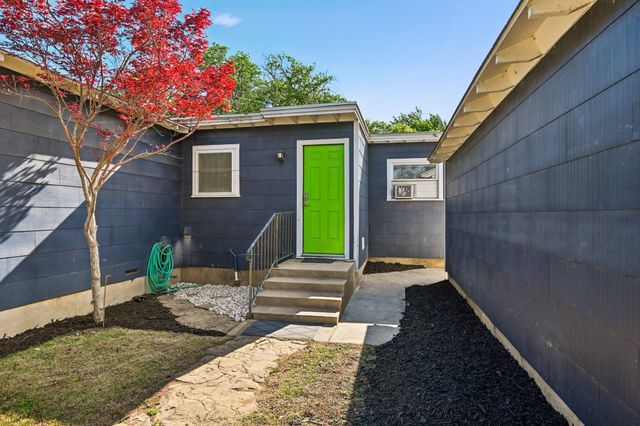 2716 Wayside Avenue, Fort Worth, TX 76110