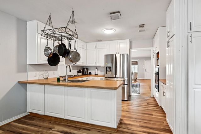 2716 Wayside Avenue, Fort Worth, TX 76110