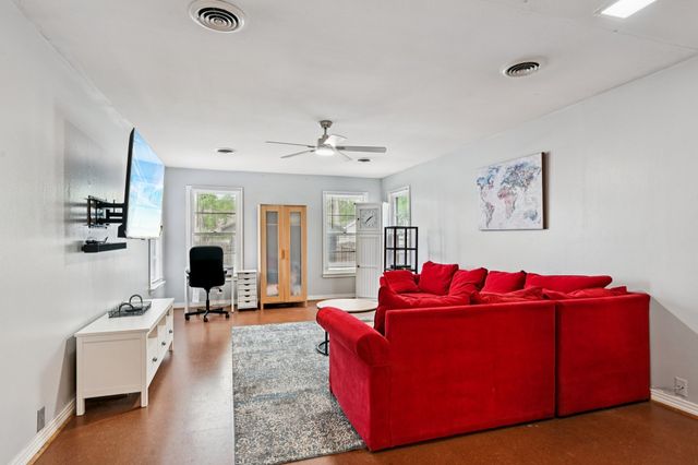 2716 Wayside Avenue, Fort Worth, TX 76110