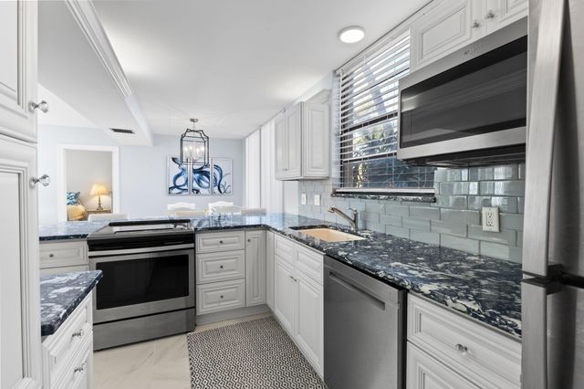 3472 NE Causeway Boulevard 104, Jensen Beach, FL 34957