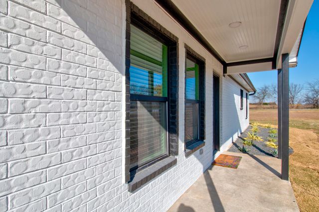 718 Arapaho Drive, Tioga, TX 76271