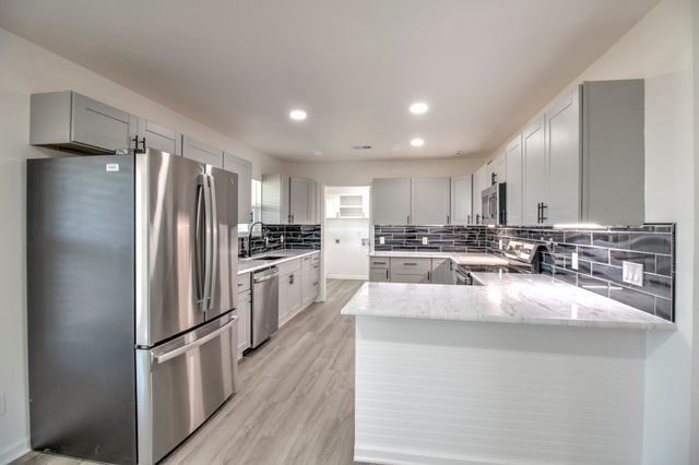 718 Arapaho Drive, Tioga, TX 76271