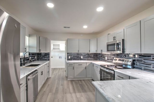 718 Arapaho Drive, Tioga, TX 76271