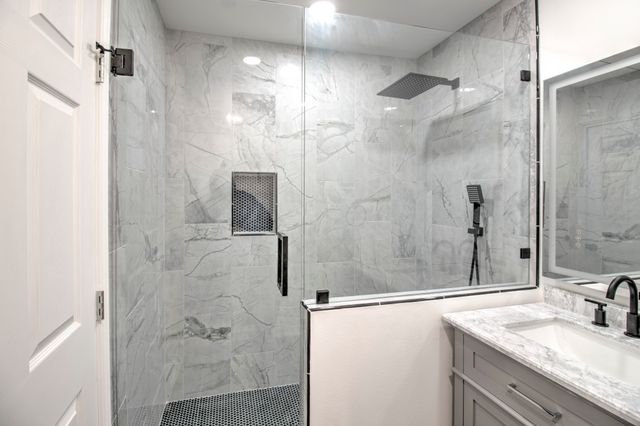 718 Arapaho Drive, Tioga, TX 76271