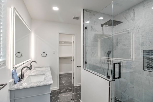 718 Arapaho Drive, Tioga, TX 76271