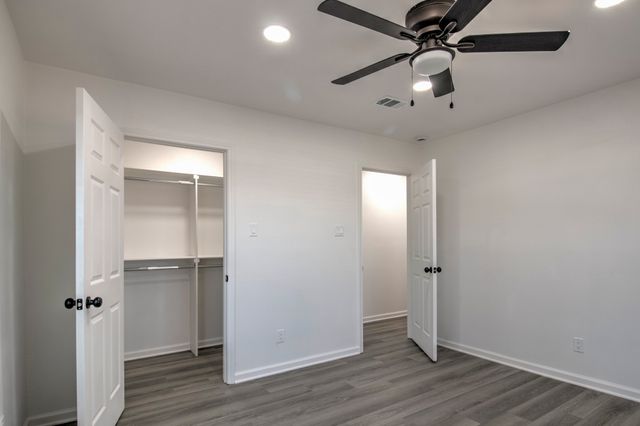 718 Arapaho Drive, Tioga, TX 76271