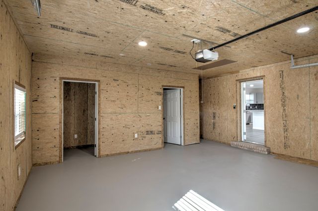 718 Arapaho Drive, Tioga, TX 76271