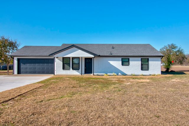 718 Arapaho Drive, Tioga, TX 76271