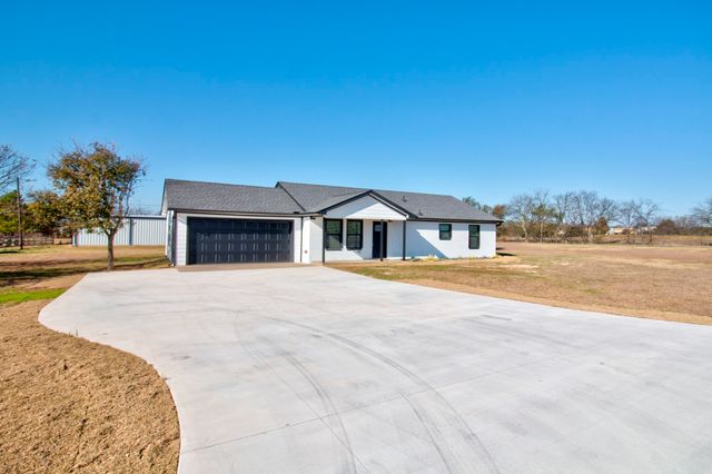 718 Arapaho Drive, Tioga, TX 76271