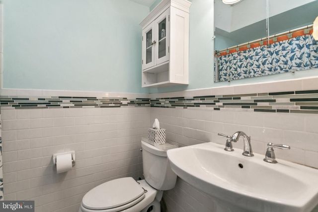 2257 DERMOND AVE, Upper Darby, PA 19082
