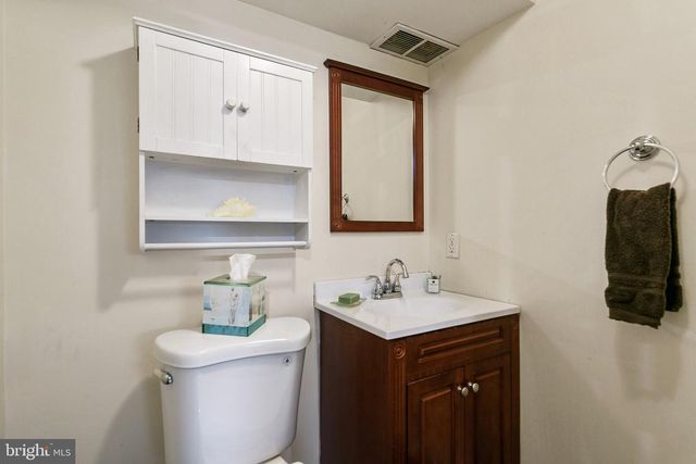 2257 DERMOND AVE, Upper Darby, PA 19082