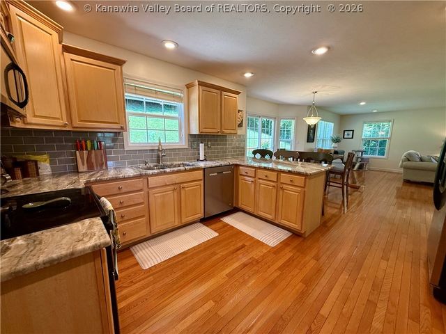 215 Seneca Valley Estates, Charleston, WV 25320