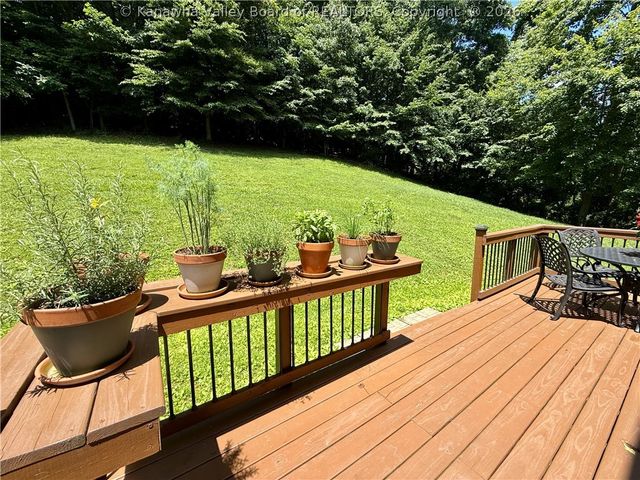 215 Seneca Valley Estates, Charleston, WV 25320