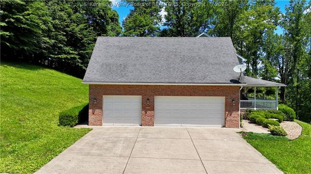 215 Seneca Valley Estates, Charleston, WV 25320