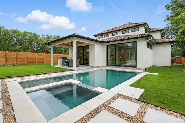2007 Pasadena DR, Austin, TX 78757