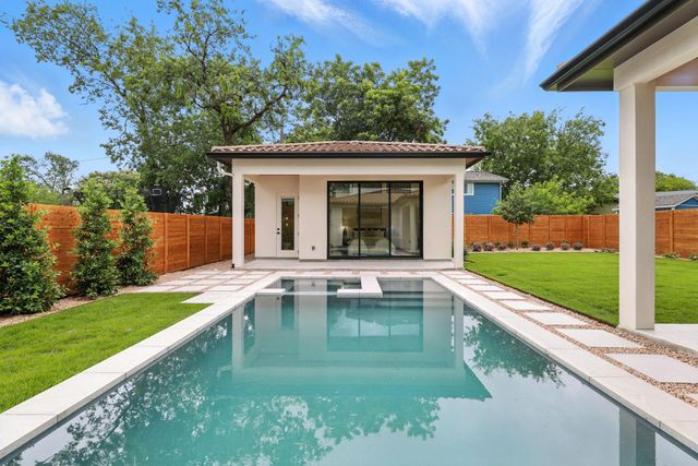 2007 Pasadena DR, Austin, TX 78757