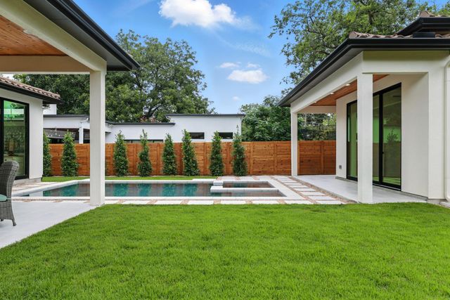 2007 Pasadena DR, Austin, TX 78757