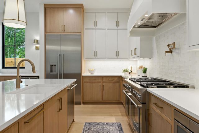 2007 Pasadena DR, Austin, TX 78757