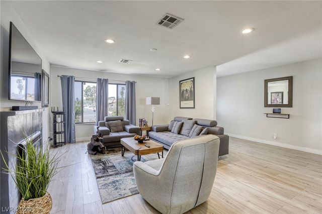 4562 Skyland Drive, Las Vegas, NV 89121