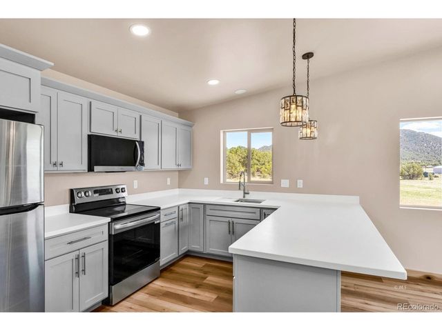 388 14th Trl, Cotopaxi, CO 81223