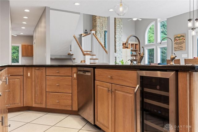 332 Skyland Drive, Beavercreek Twp, OH 45305