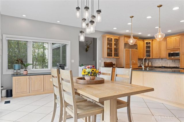 332 Skyland Drive, Beavercreek Twp, OH 45305