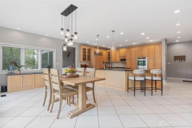 332 Skyland Drive, Beavercreek Twp, OH 45305