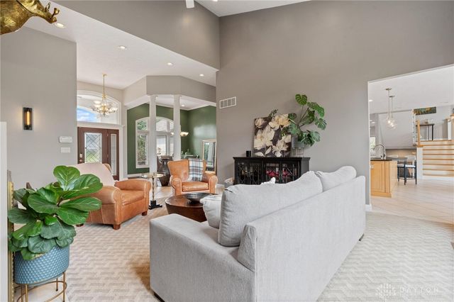 332 Skyland Drive, Beavercreek Twp, OH 45305